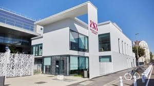 كلية بورغندي للأعمال